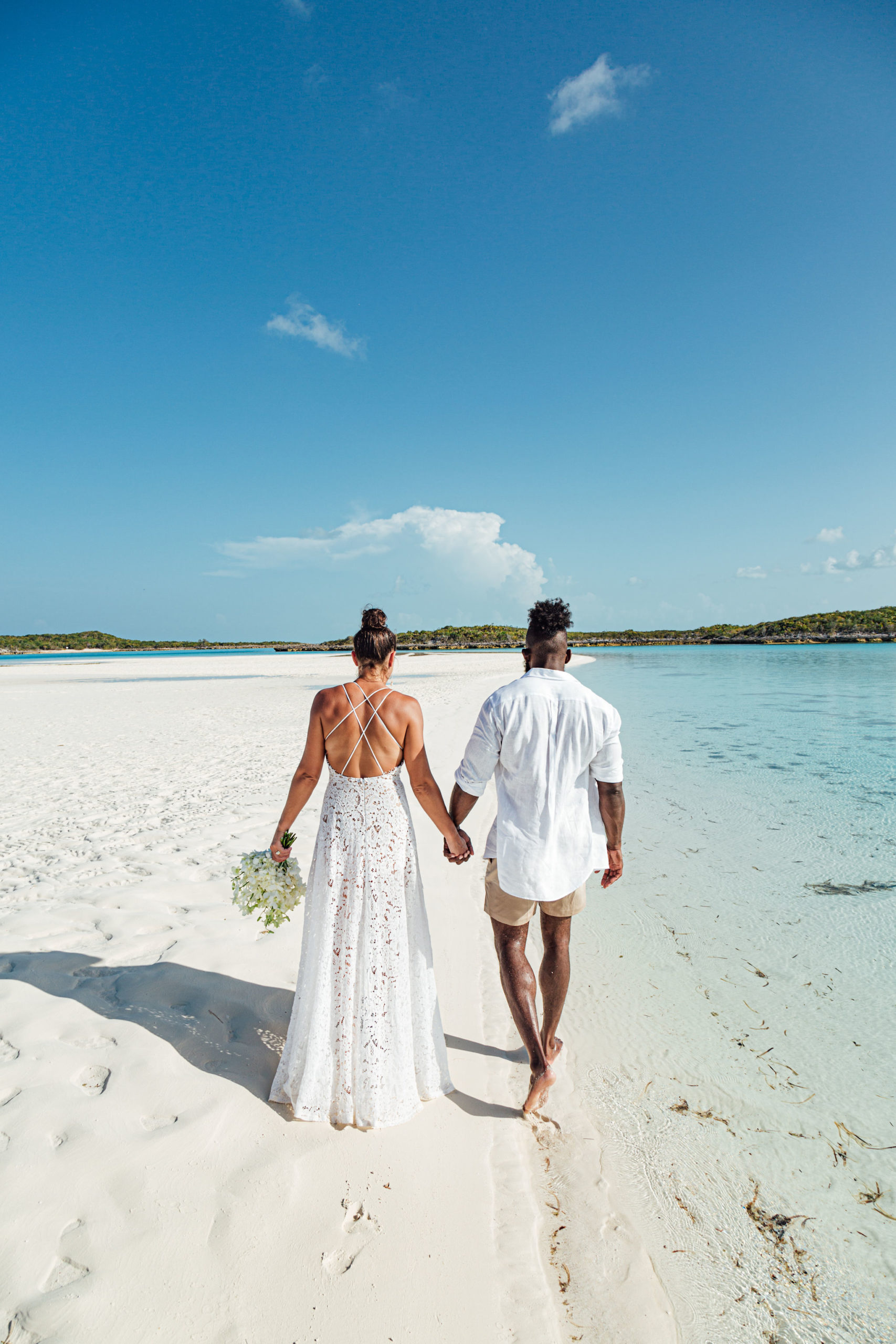 Wedding on a Sandbar: Your Guide to the perfect Bahamas Wedding